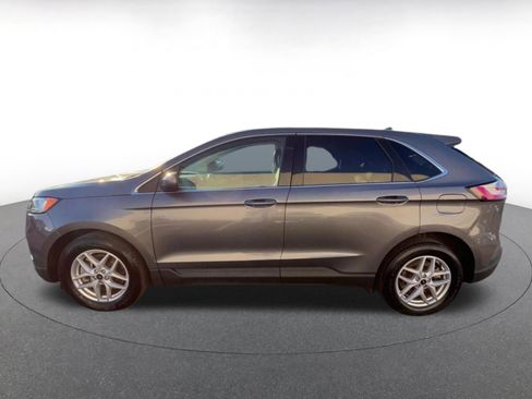 Used 2024 Ford Edge SEL image 9