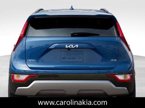 New 2025 Kia Niro EX Touring image 13