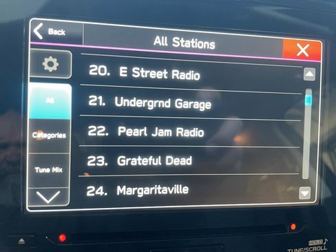 Used 2022 Subaru Ascent Limited w/ Technology Package image 16