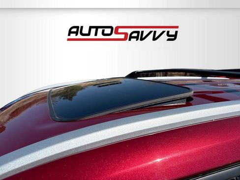 Used 2022 Toyota Highlander XLE AWD/4WD image 21