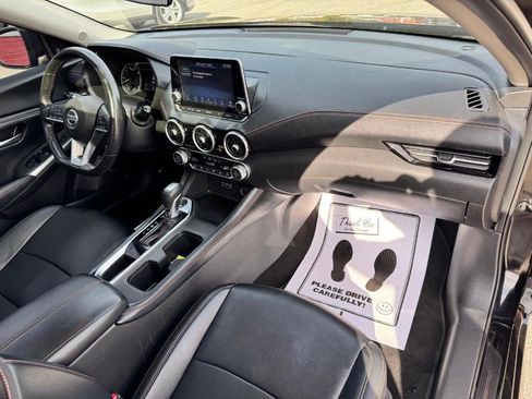 Used 2022 Nissan Sentra SR w/ SR Premium Package image 30