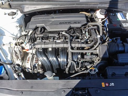 Used 2021 Hyundai Elantra SE image 37