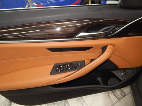 Used 2022 BMW 530i xDrive image 14