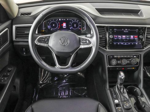 Certified 2022 Volkswagen Atlas SEL image 40