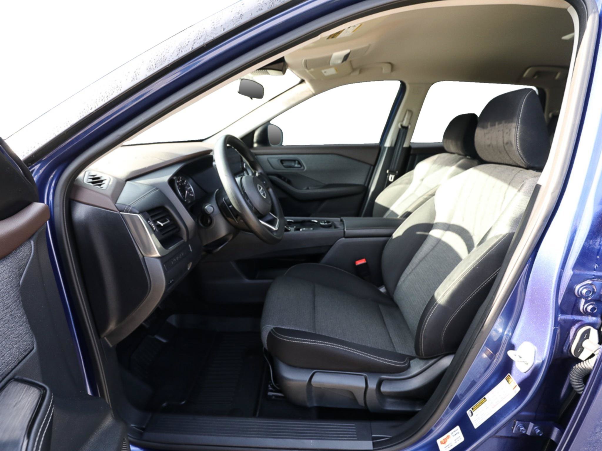 Used 2021 Nissan Rogue S AWD/4WD image 12