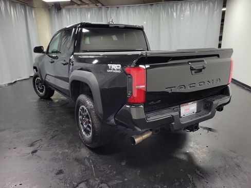 Used 2025 Toyota Tacoma TRD Off-Road AWD/4WD image 6