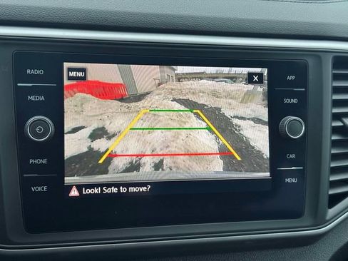 Used 2020 Volkswagen Atlas Cross Sport SE w/ Panoramic Sunroof Package image 34