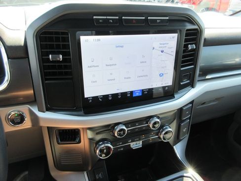 Used 2022 Ford F150 Lightning XLT AWD/4WD image 25