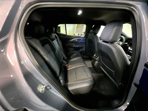 Used 2025 Chevrolet Equinox EV LT w/ Convenience Package image 16