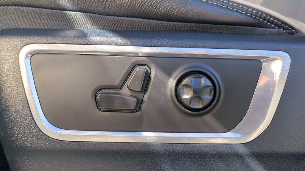 Used 2022 RAM 1500 Limited AWD/4WD image 16