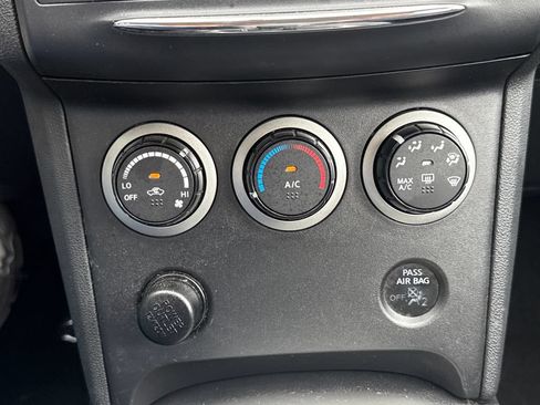 Used 2015 Nissan Rogue S w/ Convenience Package FWD image 24