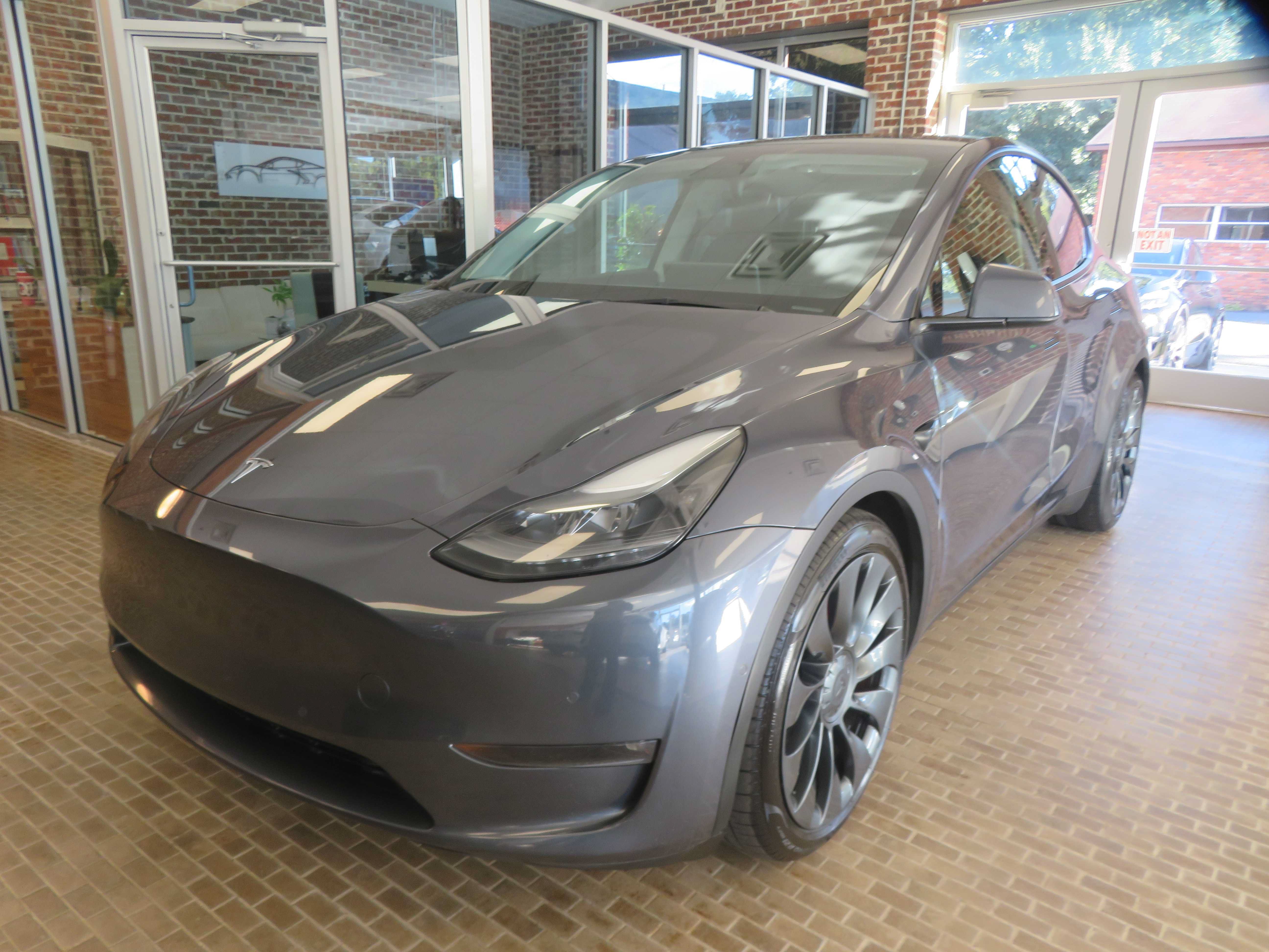 Used 2022 Tesla Model Y Performance AWD/4WD image 1