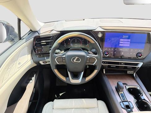 Used 2024 Lexus RX 350 FWD w/ Convenience Package image 18