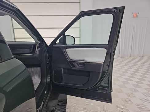 Used 2024 Rivian R1S Adventure AWD/4WD image 18