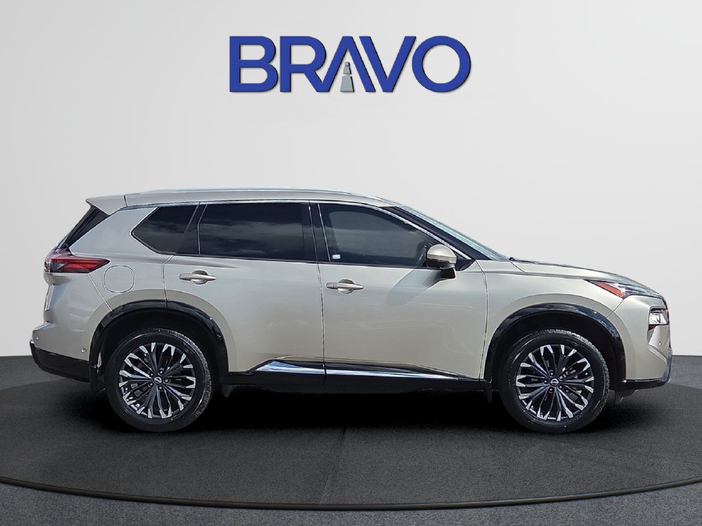 Used 2024 Nissan Rogue Platinum w/ Platinum Premium Package FWD image 5