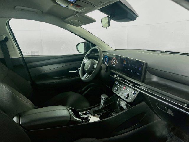 Used 2025 Hyundai Tucson SE FWD image 9