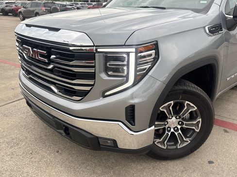 Used 2026 GMC Sierra 1500 SLT RWD image 2