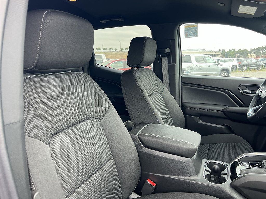 New 2026 GMC Canyon Elevation RWD image 30