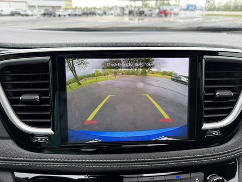 New 2026 Chrysler Pacifica Select image 22