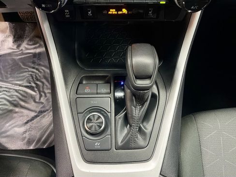 Used 2025 Toyota RAV4 XLE w/ Weather Package image 17