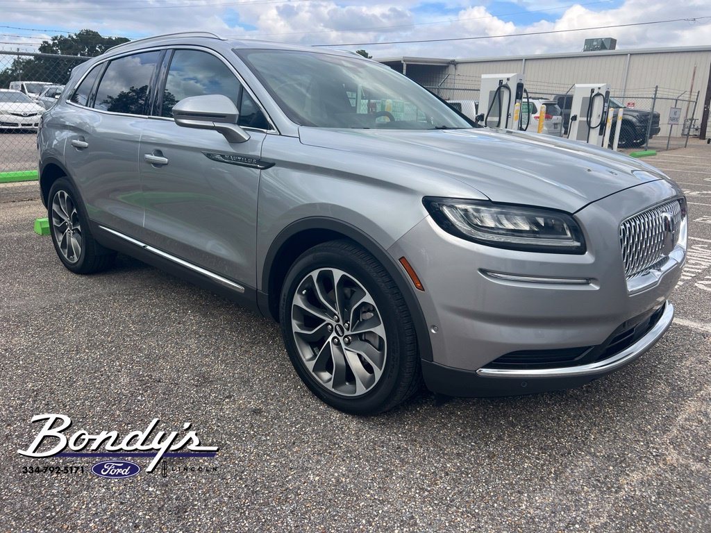 Used 2023 Lincoln Nautilus Reserve w/ Equipment Group 201A AWD/4WD image 4