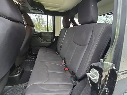 Used 2013 Jeep Wrangler Unlimited Sport image 17