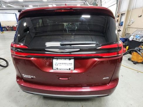 Used 2021 Chrysler Pacifica Pinnacle AWD/4WD image 5