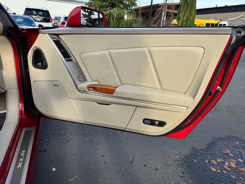 Used 2005 Cadillac XLR image 45
