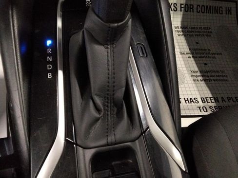 Used 2022 Toyota Corolla LE image 18