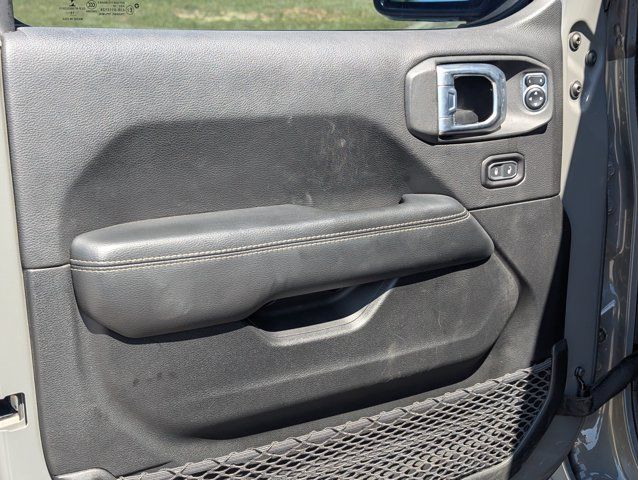 Used 2020 Jeep Wrangler Unlimited Sahara AWD/4WD image 38