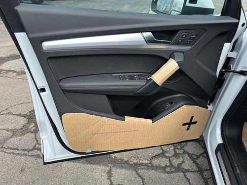 Used 2025 Audi Q5 2.0T Premium Plus w/ Premium Plus Package image 9