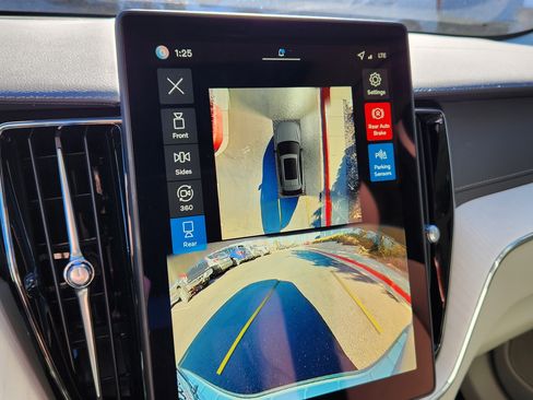 New 2026 Volvo XC60 T8 Ultra w/ Protection Package Premier image 11