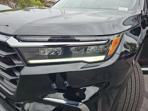 Used 2025 Honda Pilot EX-L image 33