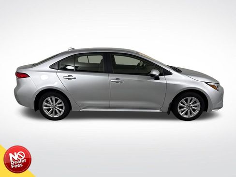 Used 2024 Toyota Corolla LE w/ LE Convenience Package AWD/4WD image 2