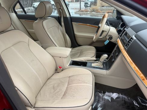 Used 2011 Lincoln MKZ image 17