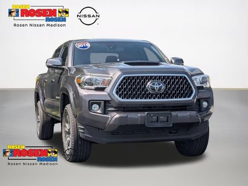 Used 2019 Toyota Tacoma TRD Sport AWD/4WD image 1