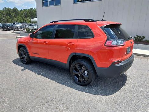 Used 2021 Jeep Cherokee Latitude Plus FWD image 5