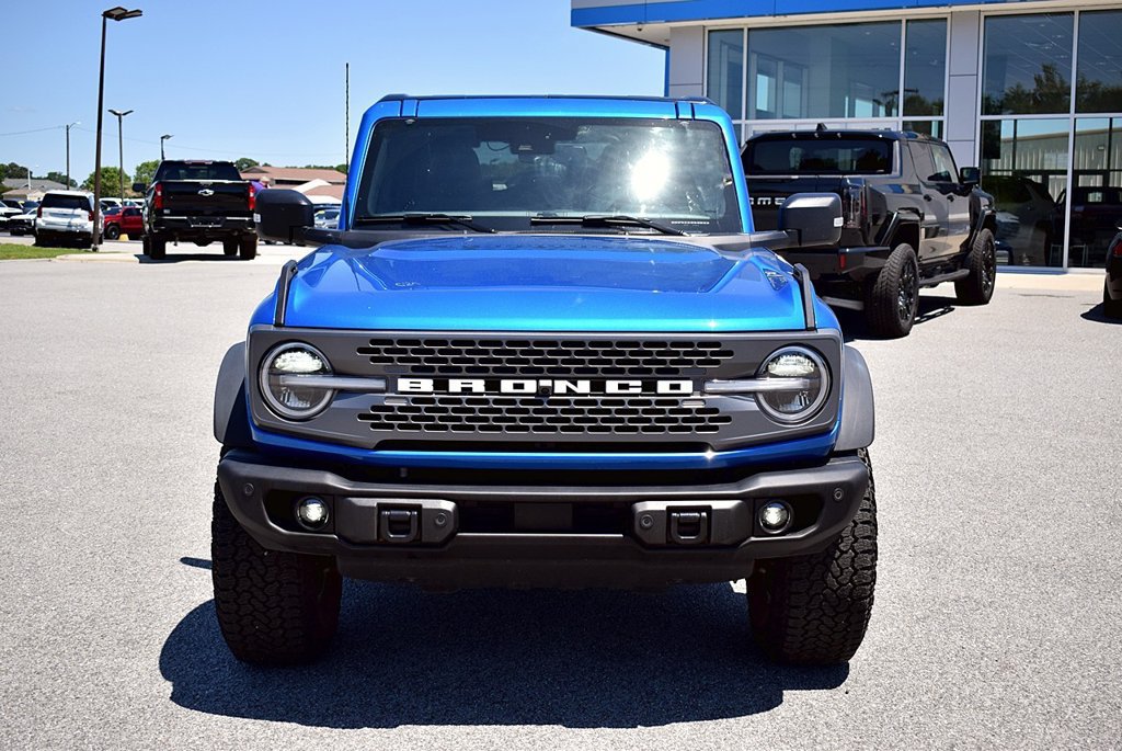 Used 2025 Ford Bronco Badlands AWD/4WD image 2