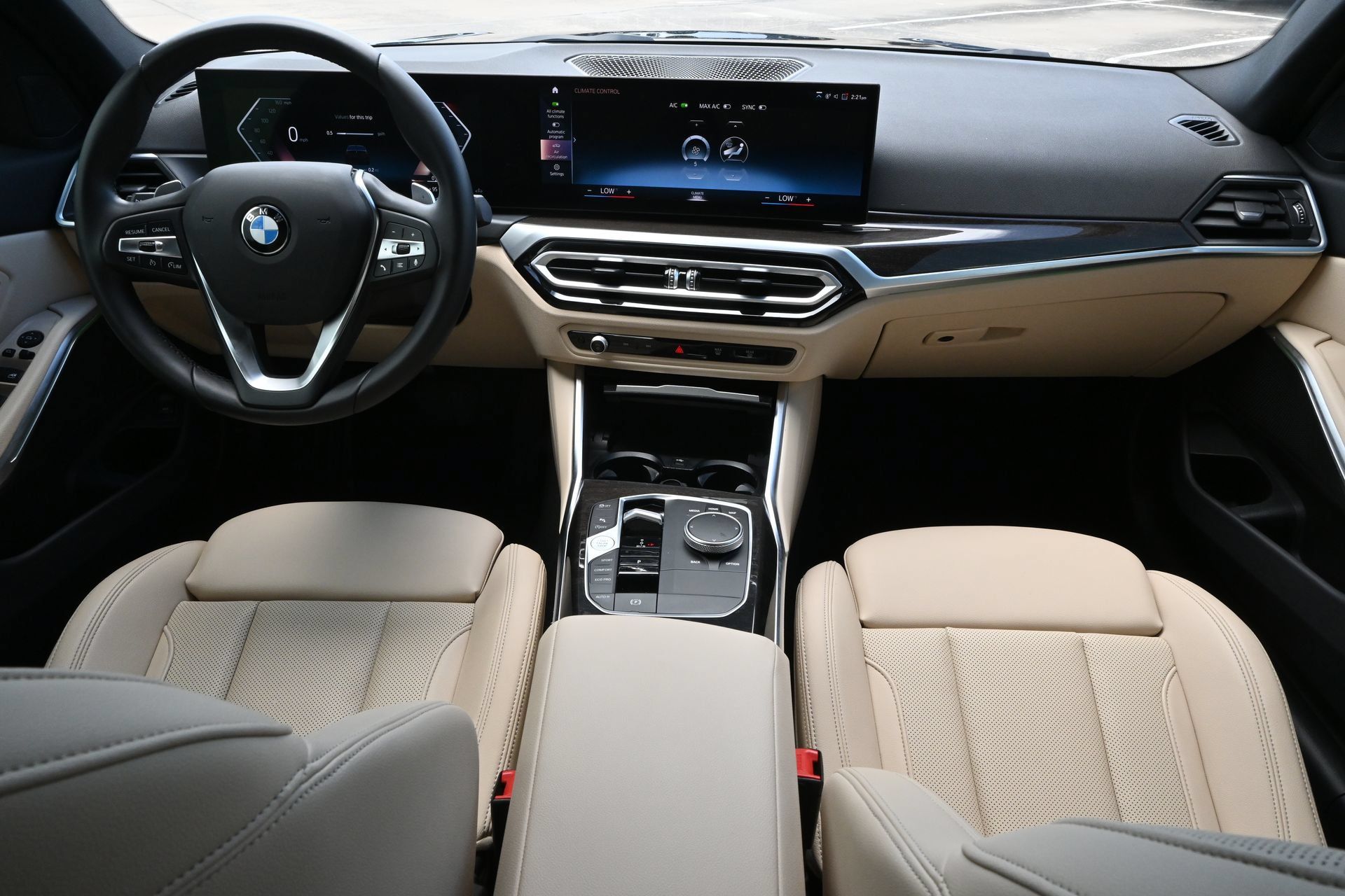Used 2024 BMW 330i Sedan w/ Convenience Package RWD image 8