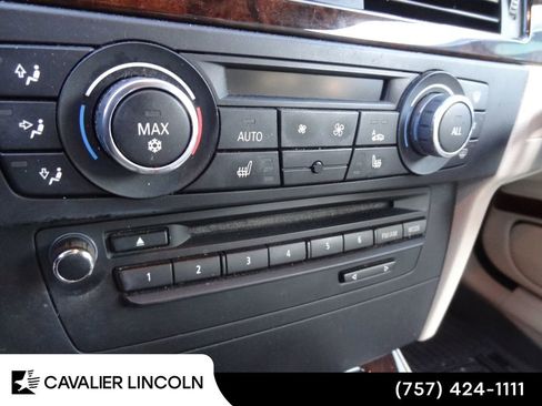 Used 2012 BMW 328i Convertible image 12