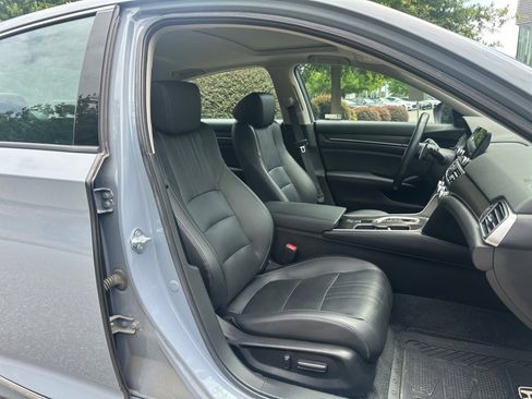 Used 2021 Honda Accord Touring image 27