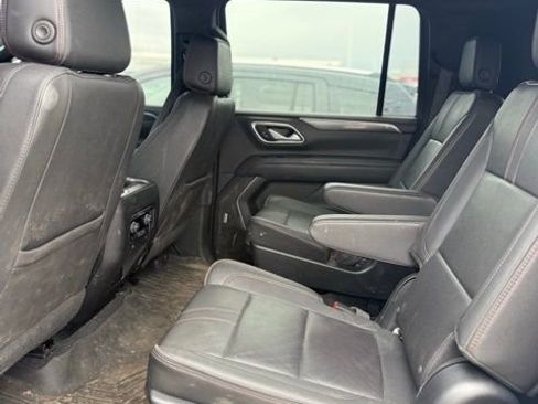 Used 2022 Chevrolet Suburban RST w/ Luxury Package image 6