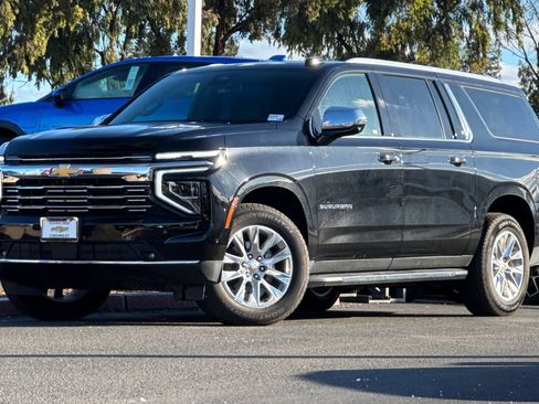 Used 2025 Chevrolet Suburban Premier image 9