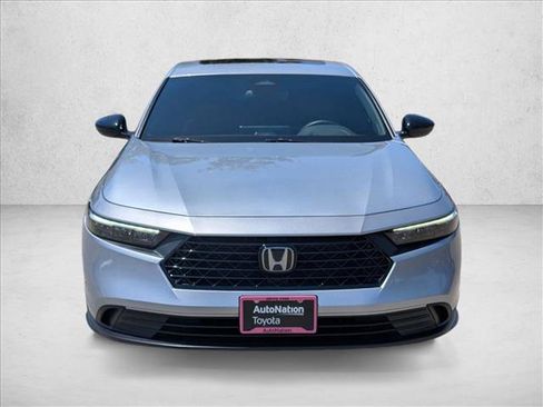Used 2025 Honda Accord Sport image 2