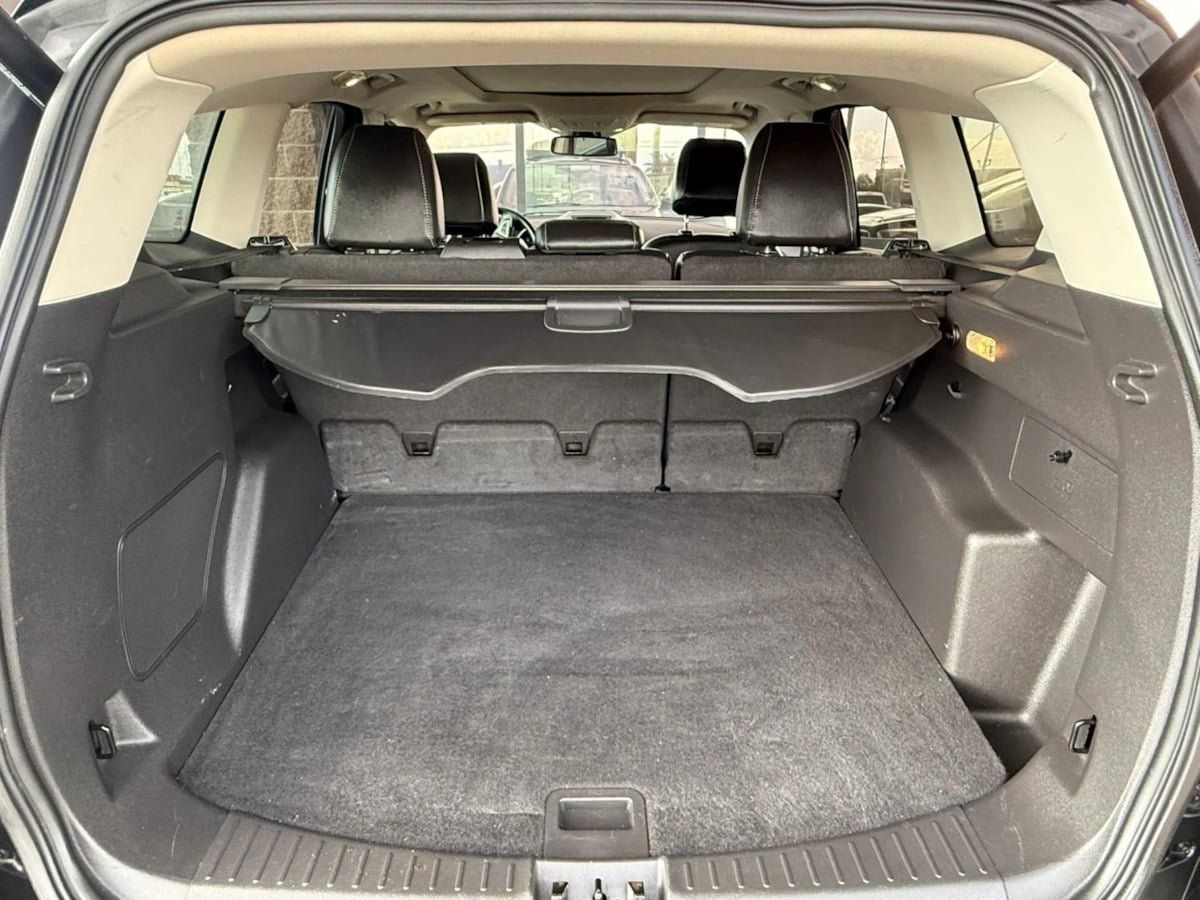 Used 2017 Ford Escape Titanium FWD image 28