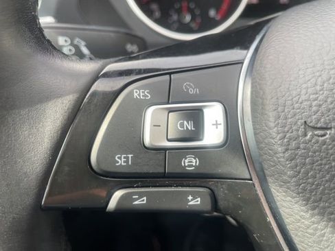 Used 2019 Volkswagen Tiguan SE w/ Panoramic Sunroof Package image 15