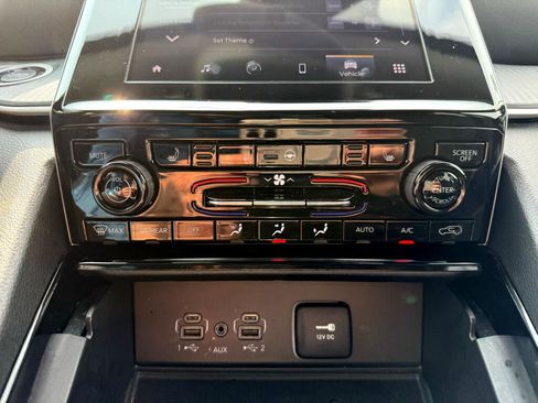 Used 2023 Jeep Grand Cherokee L Laredo w/ Luxury Tech Group I image 31