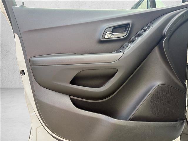 Used 2015 Chevrolet Trax LS FWD image 11