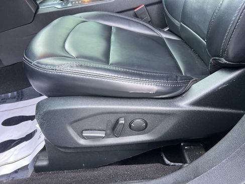 Used 2019 Ford Explorer XLT w/ Equipment Group 202A image 22