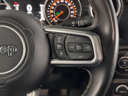 Used 2020 Jeep Gladiator Overland image 22